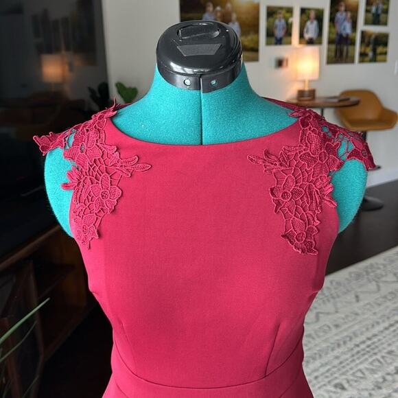 Merlot deep red cocktail dress with lace details size small - Picture 5 of 10